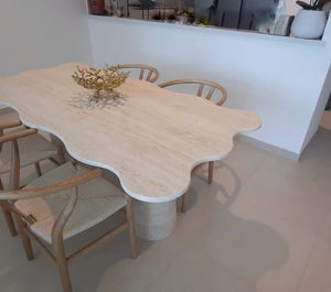 RIO Dining Table