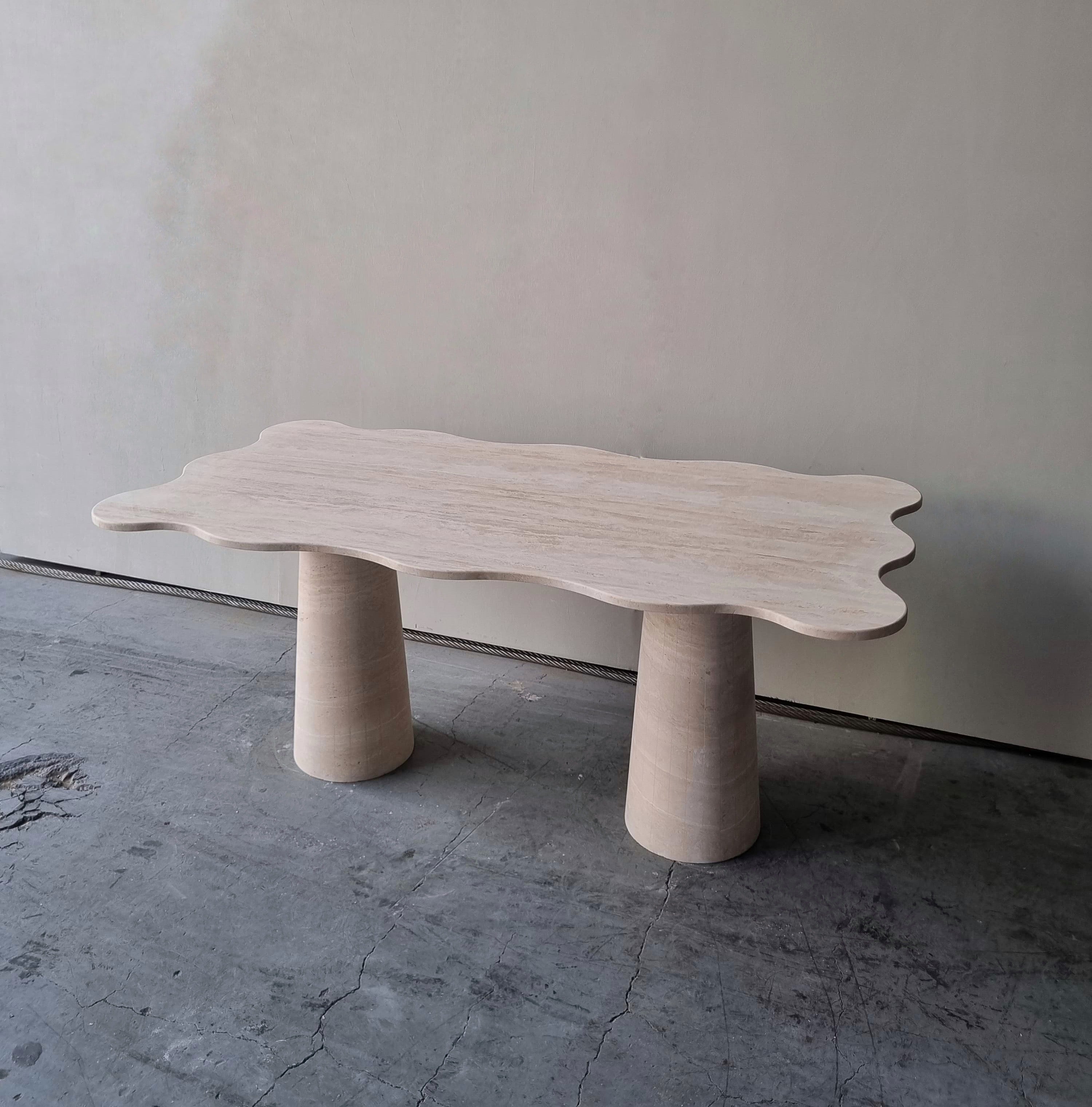 RIO Dining Table